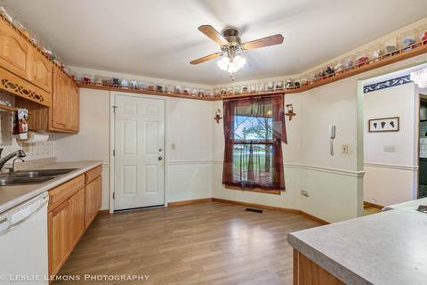 2212 Stirrup Ln, Wheaton, IL 60189 photo 10