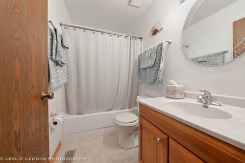 2212 Stirrup Ln, Wheaton, IL 60189 photo 21