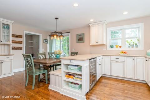 730 E Chicago Ave, Naperville, IL 60540 photo 7