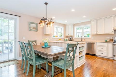 730 E Chicago Ave, Naperville, IL 60540 photo 5