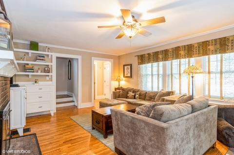 730 E Chicago Ave, Naperville, IL 60540 photo 13
