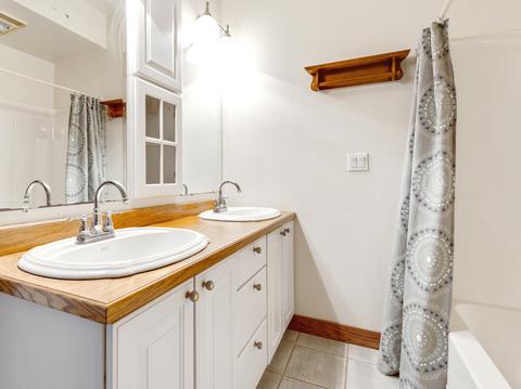 111 E Van Buren St, Marengo, IL 60152 photo 8