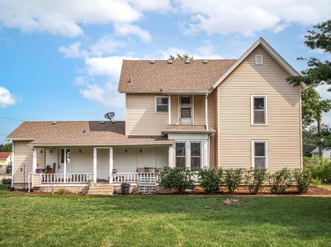 111 E Van Buren St, Marengo, IL 60152 photo 1