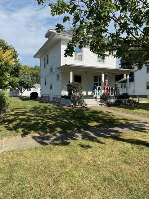 1008 Edward St, Henry, IL 61537 photo 2