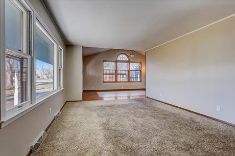 406 N Kent Rd, Mchenry, IL 60051 photo 3