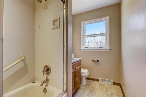 406 N Kent Rd, Mchenry, IL 60051 photo 19