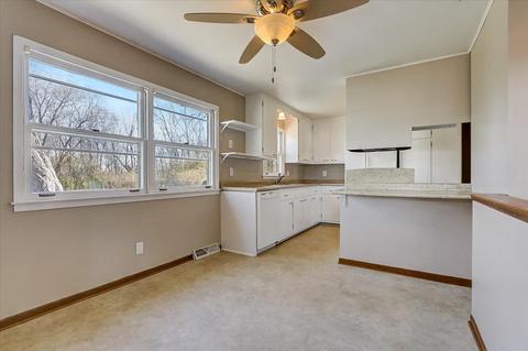406 N Kent Rd, Mchenry, IL 60051 photo 7