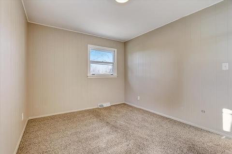 406 N Kent Rd, Mchenry, IL 60051 photo 13