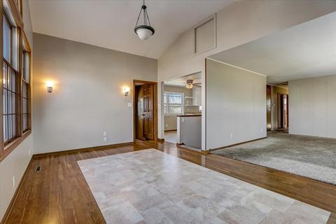 406 N Kent Rd, Mchenry, IL 60051 photo 6