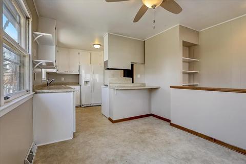 406 N Kent Rd, Mchenry, IL 60051 photo 8