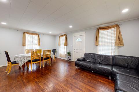 658 Linden Ave, Elgin, IL 60120 photo 11