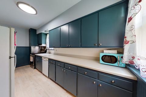 658 Linden Ave, Elgin, IL 60120 photo 7