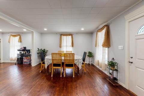 658 Linden Ave, Elgin, IL 60120 photo 9