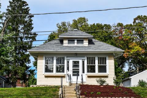 658 Linden Ave, Elgin, IL 60120 photo 1