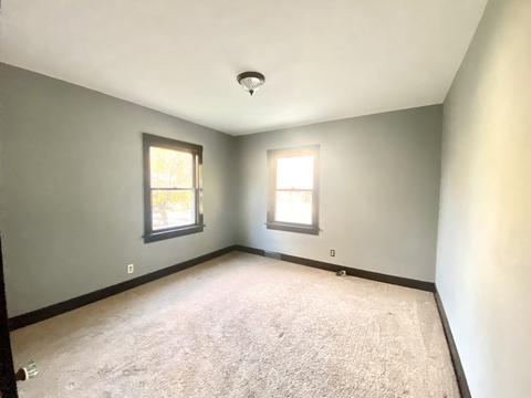 700 Congdon Ave, Elgin, IL 60120 photo 4