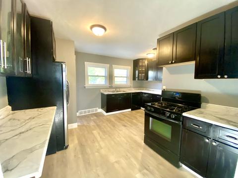 700 Congdon Ave, Elgin, IL 60120 photo 3