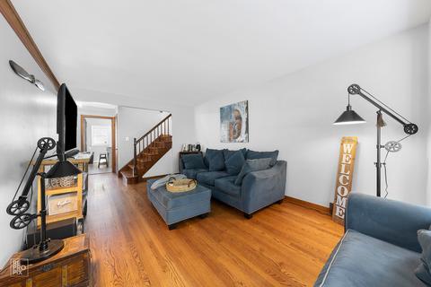 3752 W 68th Pl, Chicago, IL 60629 photo 3