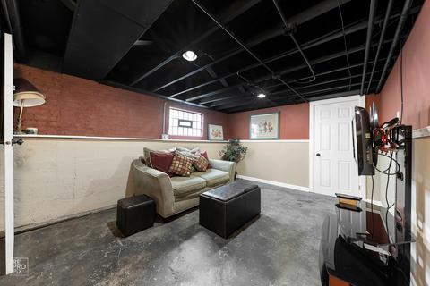 3752 W 68th Pl, Chicago, IL 60629 photo 17