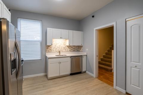 7518 S Champlain Ave, Chicago, IL 60619 photo 3