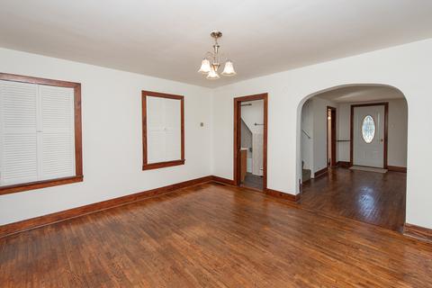 102 E 2nd St, Lockport, IL 60441 photo 6