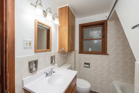 102 E 2nd St, Lockport, IL 60441 photo 12