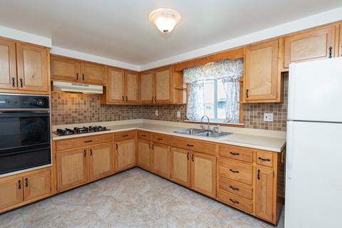 102 E 2nd St, Lockport, IL 60441 photo 9