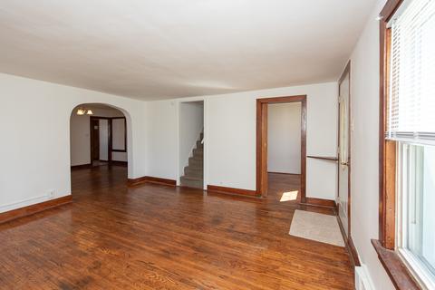 102 E 2nd St, Lockport, IL 60441 photo 5