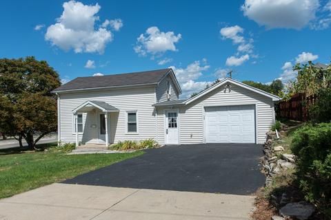 102 E 2nd St, Lockport, IL 60441 photo 2