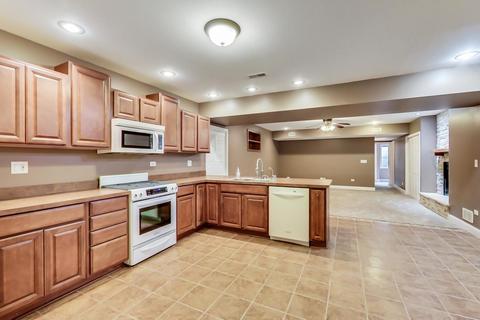 8901 Maple Ave, Burr Ridge, IL 60527 photo 40