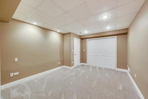 8901 Maple Ave, Burr Ridge, IL 60527 photo 46