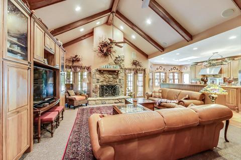 8901 Maple Ave, Burr Ridge, IL 60527 photo 15