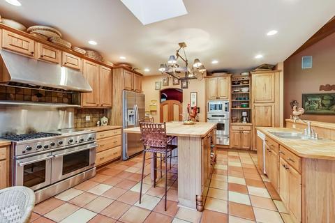 8901 Maple Ave, Burr Ridge, IL 60527 photo 10