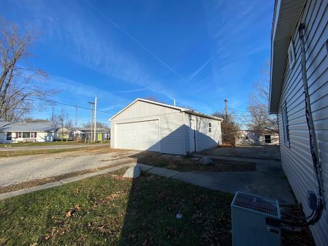 307 N Cleveland St, Downs, IL 61736 photo 28