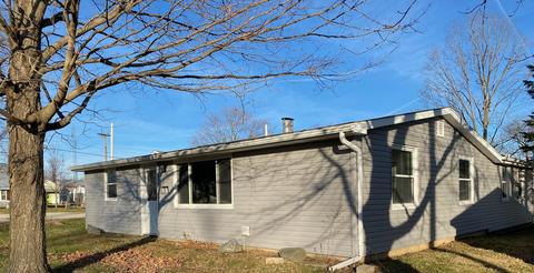 307 N Cleveland St, Downs, IL 61736 photo 2