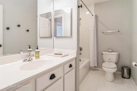 435 William St #810, River Forest, IL 60305 photo 7