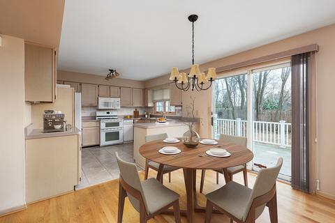 433 Eagles Nest Dr, Darien, IL 60561 photo 9