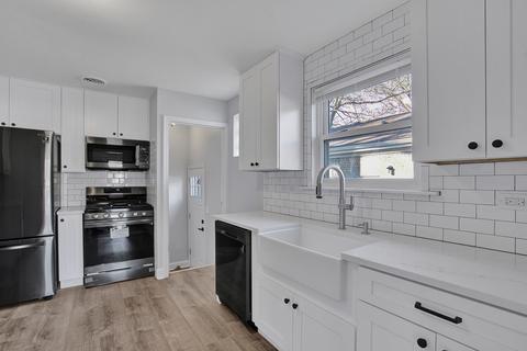 300 Darrow Ave, Evanston, IL 60202 photo 3