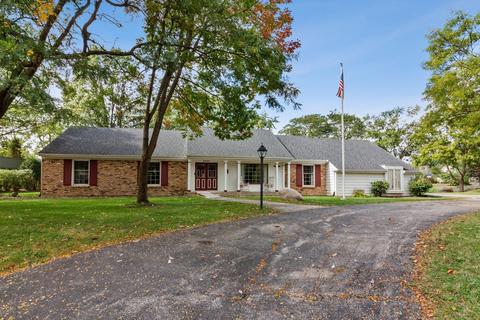 8200 Kathryn Ct, Burr Ridge, IL 60527 photo 1