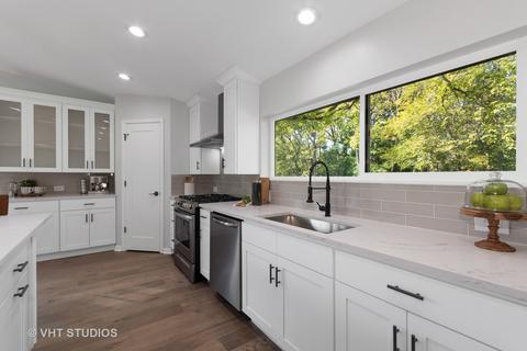 1 S741 Carrol Gate Rd, Wheaton, IL 60189 photo 4