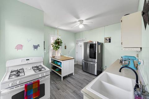 8 S State St, Aurora, IL 60505 photo 6