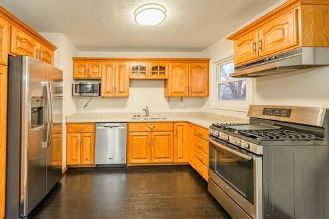 189 Fletcher Dr, Wheeling, IL 60090 photo 4