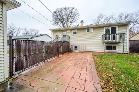 189 Fletcher Dr, Wheeling, IL 60090 photo 13