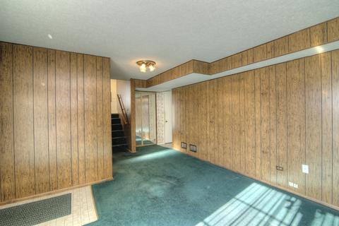 81 Ambleside Rd, Des Plaines, IL 60016 photo 14