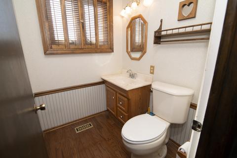 81 Ambleside Rd, Des Plaines, IL 60016 photo 21
