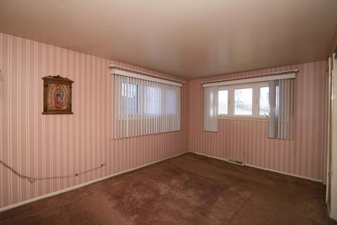 81 Ambleside Rd, Des Plaines, IL 60016 photo 15