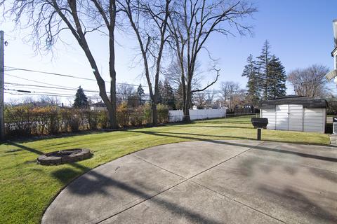 81 Ambleside Rd, Des Plaines, IL 60016 photo 24