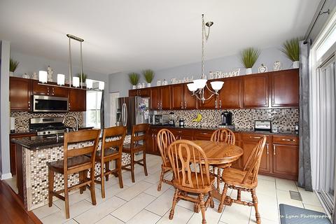 618 Donegal Dr, Elgin, IL 60124 photo 4