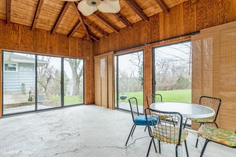 996 Bruce Dr, Elgin, IL 60120 photo 5