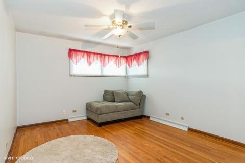 996 Bruce Dr, Elgin, IL 60120 photo 8