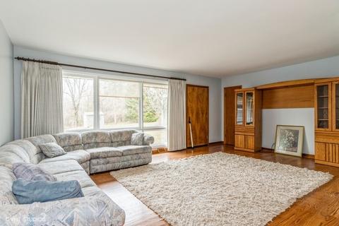 996 Bruce Dr, Elgin, IL 60120 photo 2